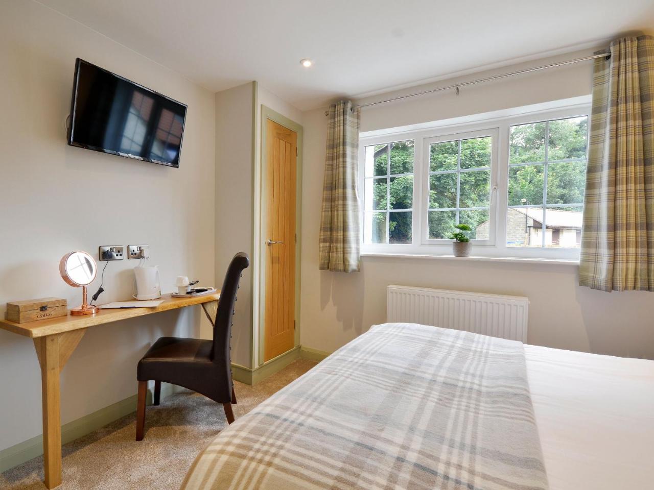 The Cayley Arms Inn พิกเคอริง ภายนอก รูปภาพ